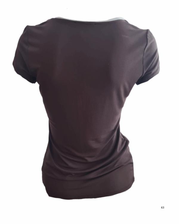 Camiseta com pedrarias - Imagem 2