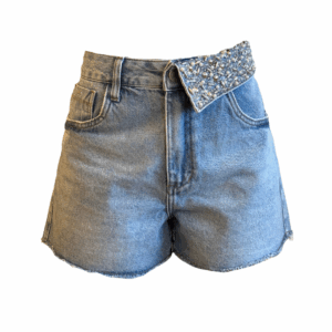 Short com miçangas